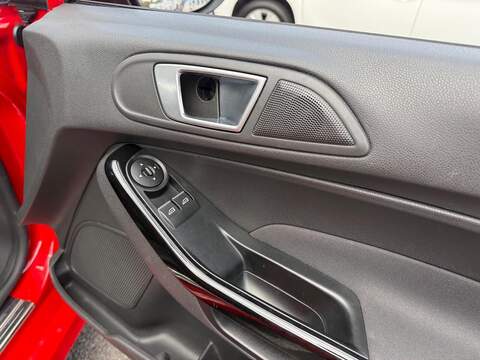 Ford Fiesta 1.0T EcoBoost Zetec S Red Edition Hatchback 3dr Petrol Manual Euro 6 (s/s) (140 ps) - U720