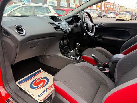 Ford Fiesta 1.0T EcoBoost Zetec S Red Edition Hatchback 3dr Petrol Manual Euro 6 (s/s) (140 ps) - U720