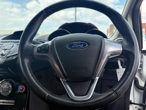 Ford Fiesta 1.0T EcoBoost Zetec Hatchback 5dr Petrol Manual Euro 6 (s/s) (100 ps) - U721