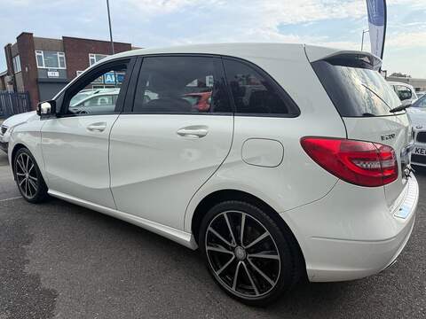 Mercedes-Benz B Class 1.8 B200 CDI Sport MPV 5dr Diesel 7G-DCT Euro 5 (s/s) (136 ps) - U723