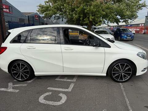 Mercedes-Benz B Class 1.8 B200 CDI Sport MPV 5dr Diesel 7G-DCT Euro 5 (s/s) (136 ps) - U723