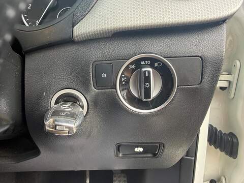 Mercedes-Benz B Class 1.8 B200 CDI Sport MPV 5dr Diesel 7G-DCT Euro 5 (s/s) (136 ps) - U723