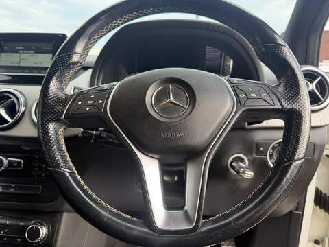 Mercedes-Benz B Class 1.8 B200 CDI Sport MPV 5dr Diesel 7G-DCT Euro 5 (s/s) (136 ps) - U723