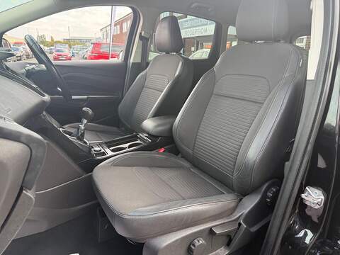 Ford Kuga 1.5 TDCi Titanium SUV 5dr Diesel Manual Euro 6 (s/s) (120 ps) - U724