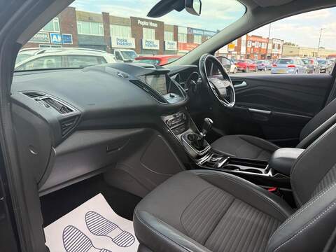 Ford Kuga 1.5 TDCi Titanium SUV 5dr Diesel Manual Euro 6 (s/s) (120 ps) - U724