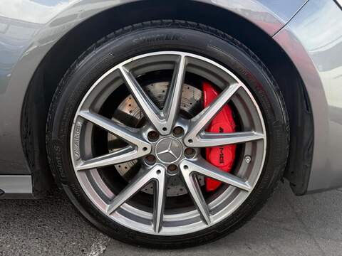Mercedes-Benz CLA 2.0 CLA45 AMG Night Edition Shooting Brake 5dr Petrol SpdS DCT 4MATIC Euro 6 (s/s) (381 ps) - U730