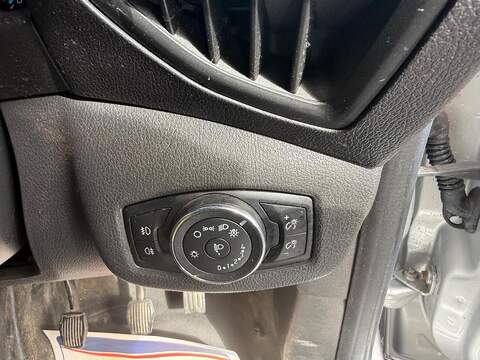 Ford Transit Connect 1.5 TDCi 200 Limited Panel Van 5dr Diesel Manual L1 H1 (119 g/km, 118 bhp) - U731