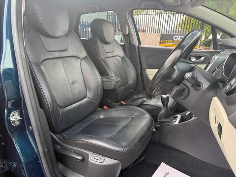 Renault Captur 0.9 TCe ENERGY GT Line SUV 5dr Petrol Manual Euro 6 (s/s) (90 ps) - U733