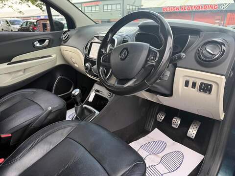 Renault Captur 0.9 TCe ENERGY GT Line SUV 5dr Petrol Manual Euro 6 (s/s) (90 ps) - U733