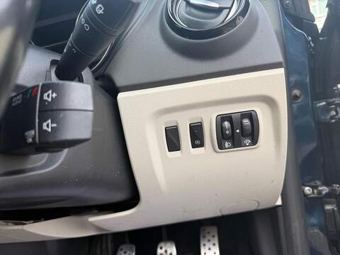 Renault Captur 0.9 TCe ENERGY GT Line SUV 5dr Petrol Manual Euro 6 (s/s) (90 ps) - U733