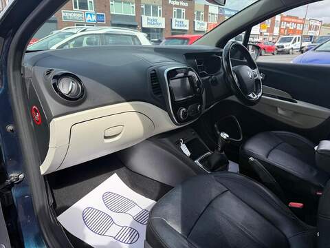 Renault Captur 0.9 TCe ENERGY GT Line SUV 5dr Petrol Manual Euro 6 (s/s) (90 ps) - U733