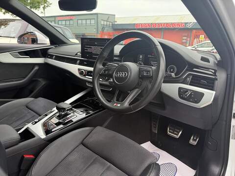 Audi A4 2.0 TDI 35 S line Saloon 4dr Diesel S Tronic Euro 6 (s/s) (163 ps) - U736