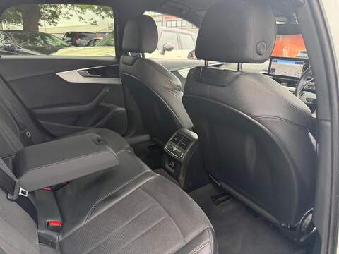 Audi A4 2.0 TDI 35 S line Saloon 4dr Diesel S Tronic Euro 6 (s/s) (163 ps) - U736