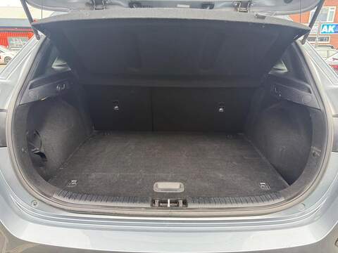 Kia Ceed 1.4 T-GDi GT-Line Lunar Edition Hatchback 5dr Petrol DCT Euro 6 (s/s) (138 bhp) - U739