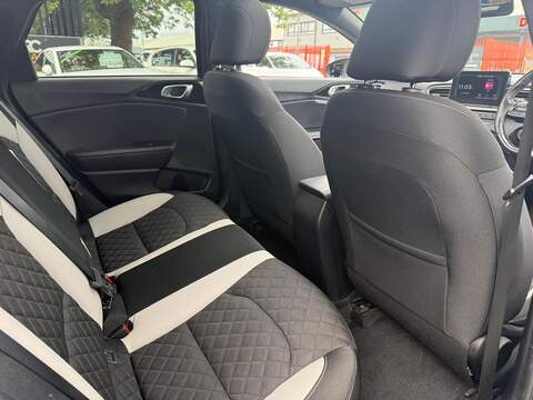 Kia Ceed 1.4 T-GDi GT-Line Lunar Edition Hatchback 5dr Petrol DCT Euro 6 (s/s) (138 bhp) - U739