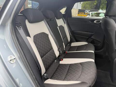 Kia Ceed 1.4 T-GDi GT-Line Lunar Edition Hatchback 5dr Petrol DCT Euro 6 (s/s) (138 bhp) - U739