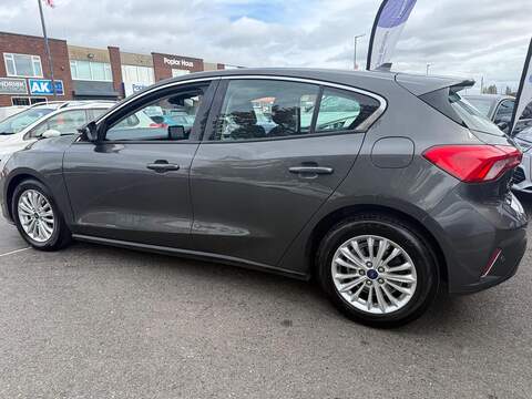 Ford Focus 1.0T EcoBoost Titanium Hatchback 5dr Petrol Manual Euro 6 (s/s) (125 ps) - U741