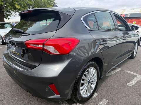 Ford Focus 1.0T EcoBoost Titanium Hatchback 5dr Petrol Manual Euro 6 (s/s) (125 ps) - U741