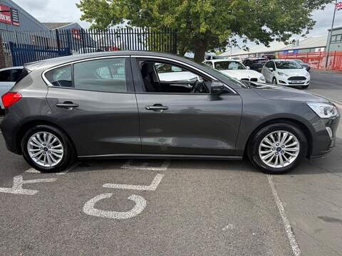 Ford Focus 1.0T EcoBoost Titanium Hatchback 5dr Petrol Manual Euro 6 (s/s) (125 ps) - U741