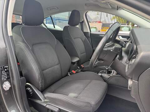 Ford Focus 1.0T EcoBoost Titanium Hatchback 5dr Petrol Manual Euro 6 (s/s) (125 ps) - U741
