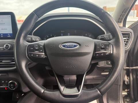 Ford Focus 1.0T EcoBoost Titanium Hatchback 5dr Petrol Manual Euro 6 (s/s) (125 ps) - U741