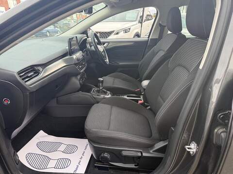 Ford Focus 1.0T EcoBoost Titanium Hatchback 5dr Petrol Manual Euro 6 (s/s) (125 ps) - U741