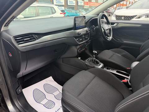 Ford Focus 1.0T EcoBoost Titanium Hatchback 5dr Petrol Manual Euro 6 (s/s) (125 ps) - U741
