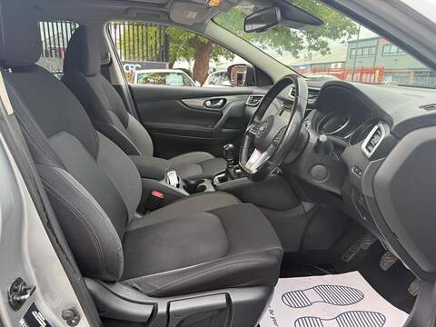 Nissan Qashqai 1.2 DIG-T N-Connecta SUV 5dr Petrol Manual Euro 6 (s/s) (115 ps) - U742