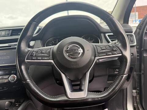 Nissan Qashqai 1.2 DIG-T N-Connecta SUV 5dr Petrol Manual Euro 6 (s/s) (115 ps) - U742