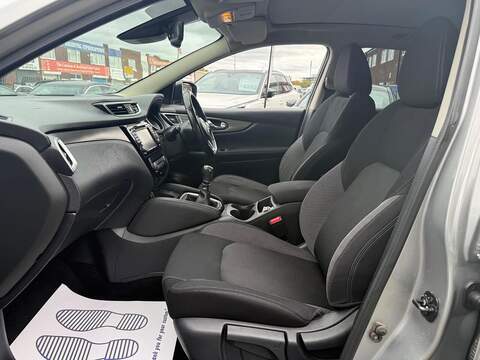 Nissan Qashqai 1.2 DIG-T N-Connecta SUV 5dr Petrol Manual Euro 6 (s/s) (115 ps) - U742