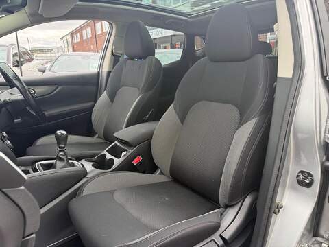 Nissan Qashqai 1.2 DIG-T N-Connecta SUV 5dr Petrol Manual Euro 6 (s/s) (115 ps) - U742