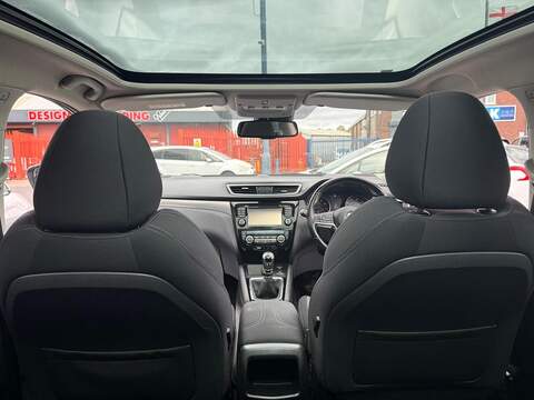 Nissan Qashqai 1.2 DIG-T N-Connecta SUV 5dr Petrol Manual Euro 6 (s/s) (115 ps) - U742