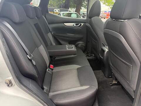 Nissan Qashqai 1.2 DIG-T N-Connecta SUV 5dr Petrol Manual Euro 6 (s/s) (115 ps) - U742