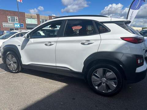 Hyundai KONA 64kWh Premium SE SUV 5dr Electric Auto (7kW Charger) (204 ps) - U752