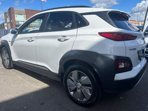 Hyundai KONA 64kWh Premium SE SUV 5dr Electric Auto (7kW Charger) (204 ps) - U752