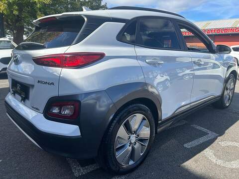 Hyundai KONA 64kWh Premium SE SUV 5dr Electric Auto (7kW Charger) (204 ps) - U752