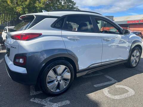 Hyundai KONA 64kWh Premium SE SUV 5dr Electric Auto (7kW Charger) (204 ps) - U752