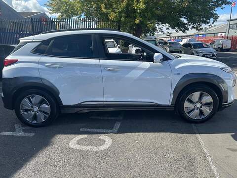 Hyundai KONA 64kWh Premium SE SUV 5dr Electric Auto (7kW Charger) (204 ps) - U752
