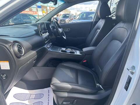 Hyundai KONA 64kWh Premium SE SUV 5dr Electric Auto (7kW Charger) (204 ps) - U752
