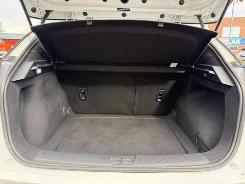 MG MG4 51kWh SE Hatchback 5dr Electric Auto (170 ps) - U756