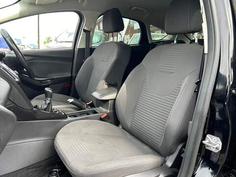 Ford Focus 1.0T EcoBoost Titanium Hatchback 5dr Petrol Manual Euro 6 (s/s) (100 ps) - U76