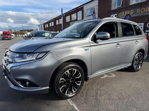 Mitsubishi Outlander 2.0h 12kWh 4h SUV 5dr Petrol Plug-in Hybrid CVT 4WD Euro 6 (s/s) (200 ps) - U762