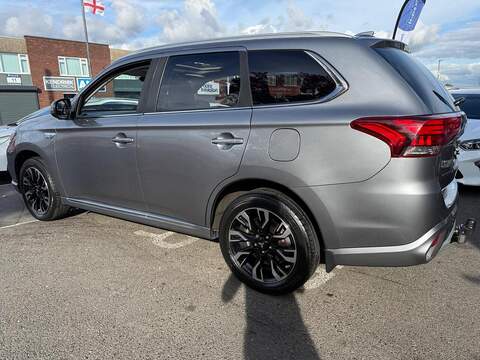 Mitsubishi Outlander 2.0h 12kWh 4h SUV 5dr Petrol Plug-in Hybrid CVT 4WD Euro 6 (s/s) (200 ps) - U762