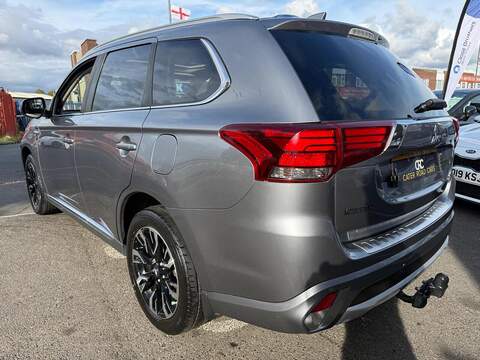 Mitsubishi Outlander 2.0h 12kWh 4h SUV 5dr Petrol Plug-in Hybrid CVT 4WD Euro 6 (s/s) (200 ps) - U762