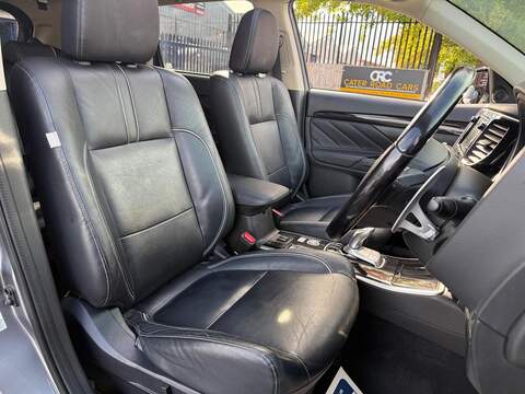 Mitsubishi Outlander 2.0h 12kWh 4h SUV 5dr Petrol Plug-in Hybrid CVT 4WD Euro 6 (s/s) (200 ps) - U762