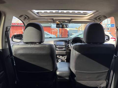 Mitsubishi Outlander 2.0h 12kWh 4h SUV 5dr Petrol Plug-in Hybrid CVT 4WD Euro 6 (s/s) (200 ps) - U762