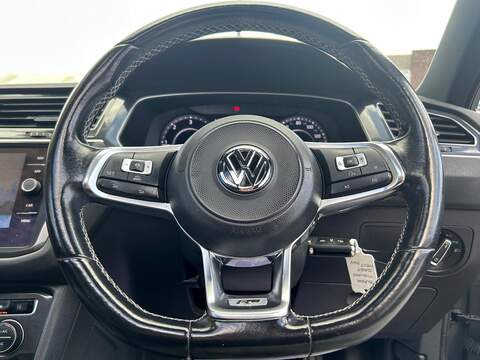 Volkswagen Tiguan 2.0 TDI R-Line SUV 5dr Diesel DSG 4Motion Euro 6 (s/s) (150 ps) - U767