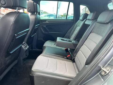 Volkswagen Tiguan 2.0 TDI R-Line SUV 5dr Diesel DSG 4Motion Euro 6 (s/s) (150 ps) - U767