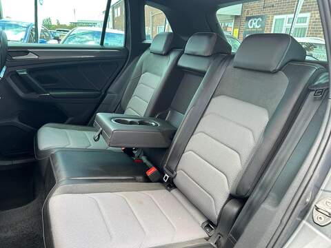 Volkswagen Tiguan 2.0 TDI R-Line SUV 5dr Diesel DSG 4Motion Euro 6 (s/s) (150 ps) - U767