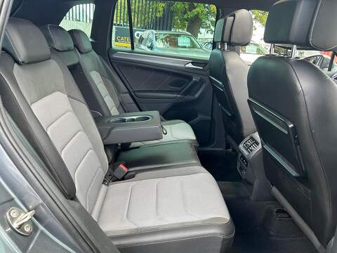 Volkswagen Tiguan 2.0 TDI R-Line SUV 5dr Diesel DSG 4Motion Euro 6 (s/s) (150 ps) - U767